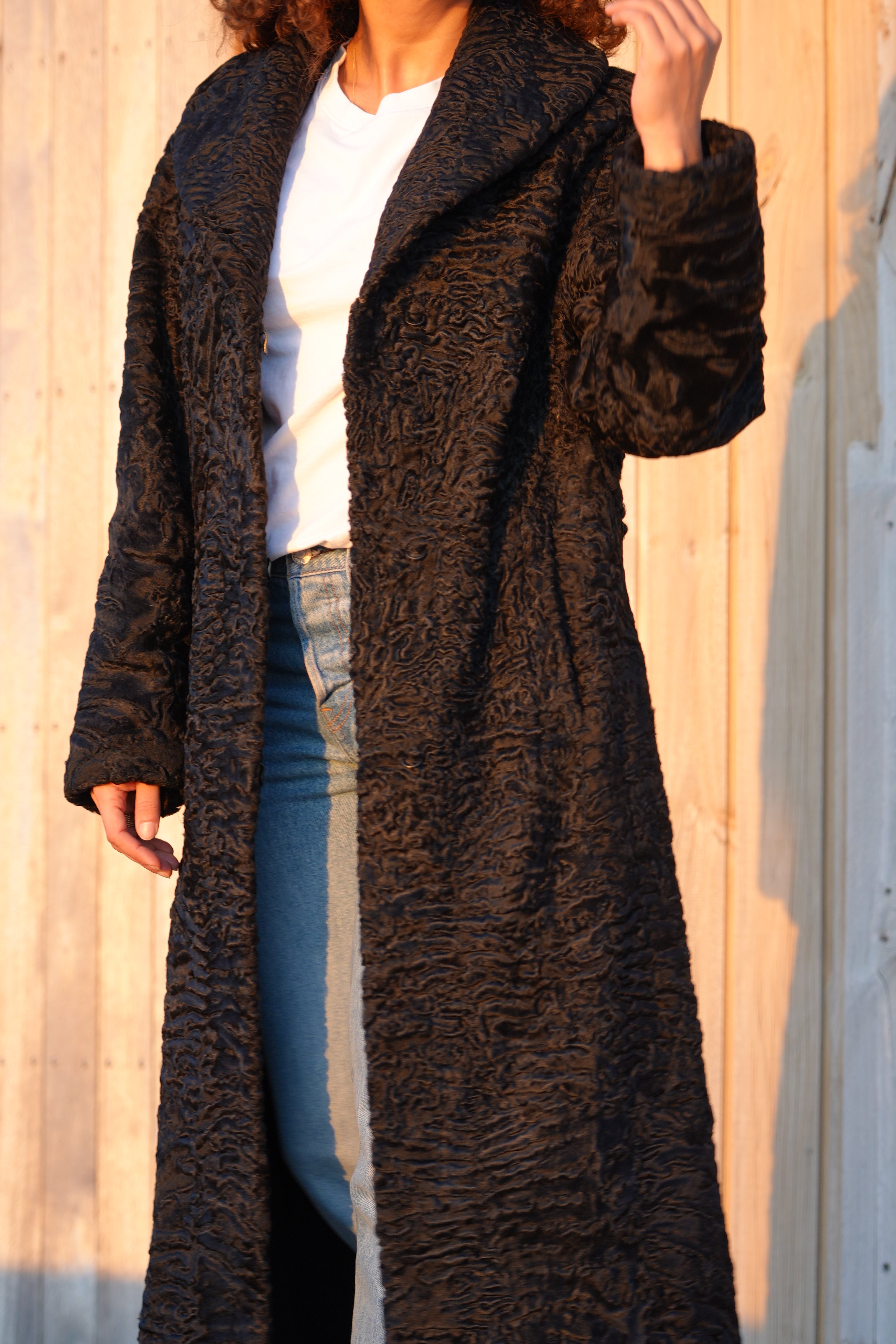 Afghan karakul coat, long black movement 